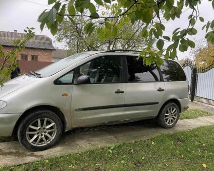 Серый Форд Галакси, объемом двигателя 1.9 л и пробегом 320 тыс. км за 3411 $, фото 1 на Automoto.ua