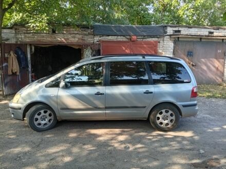 Сірий Форд Галаксі, об'ємом двигуна 1.9 л та пробігом 290 тис. км за 3509 $, фото 1 на Automoto.ua