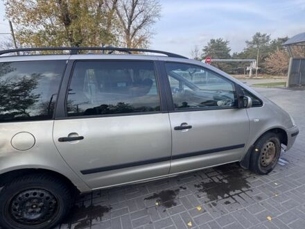 Серый Форд Галакси, объемом двигателя 1.9 л и пробегом 341 тыс. км за 2381 $, фото 1 на Automoto.ua