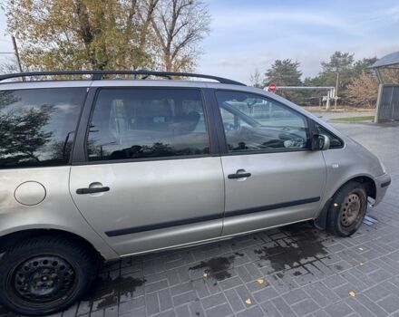 Серый Форд Галакси, объемом двигателя 1.9 л и пробегом 341 тыс. км за 2381 $, фото 1 на Automoto.ua