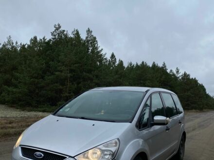 Форд Галаксі 2007 у Дубровице на Automoto.ua Сірий Форд Галаксі, об'ємом двигуна 2 л та пробігом 290 тис. км за 6750 $, фото 1 на Automoto.ua