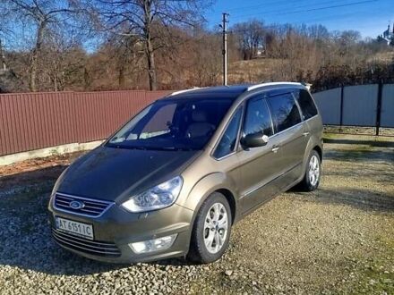 Серый Форд Галакси, объемом двигателя 2 л и пробегом 320 тыс. км за 8500 $, фото 1 на Automoto.ua