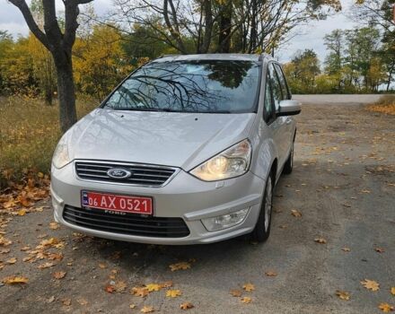 Сірий Форд Галаксі, об'ємом двигуна 2 л та пробігом 180 тис. км за 9999 $, фото 1 на Automoto.ua