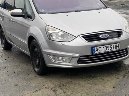 Серый Форд Галакси, объемом двигателя 2 л и пробегом 345 тыс. км за 11100 $, фото 1 на Automoto.ua