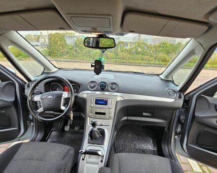 Синий Форд Галакси, объемом двигателя 1.8 л и пробегом 234 тыс. км за 7000 $, фото 13 на Automoto.ua