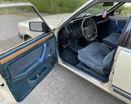 Форд Гранада 1982 в Кривом Роге на Automoto.ua Бежевый Форд Гранада, объемом двигателя 2.3 л и пробегом 999 тыс. км за 800 $, фото 12 на Automoto.ua