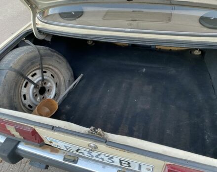 Форд Гранада 1982 в Кривом Роге на Automoto.ua Бежевый Форд Гранада, объемом двигателя 2.3 л и пробегом 999 тыс. км за 800 $, фото 15 на Automoto.ua