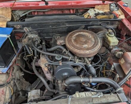 Красный Форд Гранада, объемом двигателя 2 л и пробегом 100 тыс. км за 750 $, фото 6 на Automoto.ua