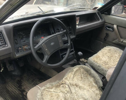 Форд Гранада, объемом двигателя 2.3 л и пробегом 250 тыс. км за 250 $, фото 4 на Automoto.ua
