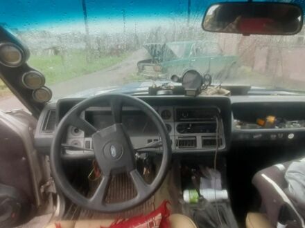 Сірий Форд Гранада, об'ємом двигуна 2.3 л та пробігом 1 тис. км за 2000 $, фото 1 на Automoto.ua