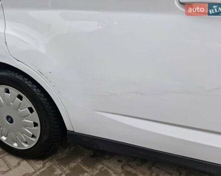 Белый Форд Гранд С-макс, объемом двигателя 1.5 л и пробегом 290 тыс. км за 8000 $, фото 5 на Automoto.ua