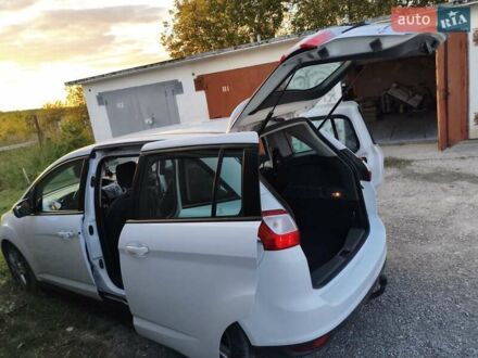 Белый Форд Гранд С-макс, объемом двигателя 2 л и пробегом 252 тыс. км за 9100 $, фото 1 на Automoto.ua