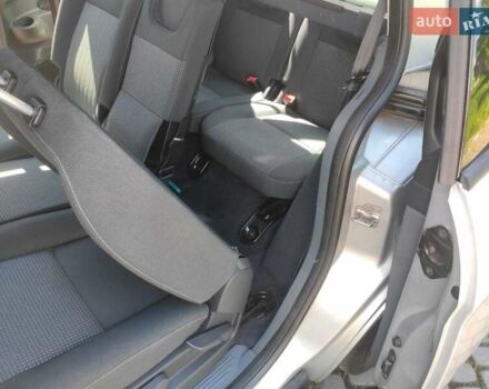 Серый Форд Гранд С-макс, объемом двигателя 1.6 л и пробегом 185 тыс. км за 7000 $, фото 2 на Automoto.ua