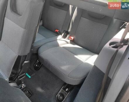 Серый Форд Гранд С-макс, объемом двигателя 1.6 л и пробегом 185 тыс. км за 7000 $, фото 21 на Automoto.ua