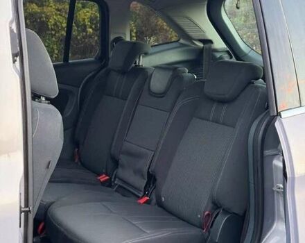 Серый Форд Гранд С-макс, объемом двигателя 1.56 л и пробегом 320 тыс. км за 6200 $, фото 12 на Automoto.ua