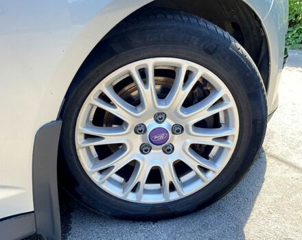 Серый Форд Гранд С-макс, объемом двигателя 2 л и пробегом 295 тыс. км за 7500 $, фото 1 на Automoto.ua