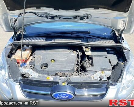 Серый Форд Гранд С-макс, объемом двигателя 2 л и пробегом 295 тыс. км за 7500 $, фото 3 на Automoto.ua