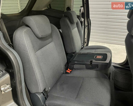 Сірий Форд Гранд С-макс, об'ємом двигуна 1.6 л та пробігом 233 тис. км за 9650 $, фото 14 на Automoto.ua