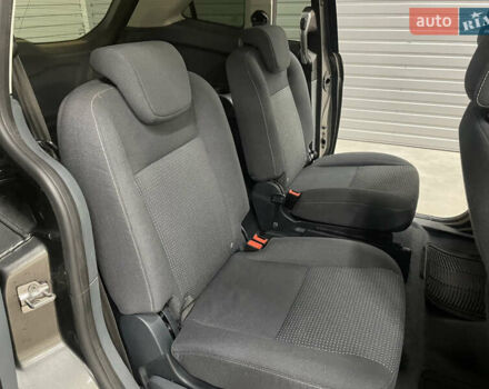 Сірий Форд Гранд С-макс, об'ємом двигуна 1.6 л та пробігом 233 тис. км за 9650 $, фото 16 на Automoto.ua
