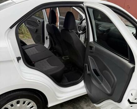 Білий Форд КА, об'ємом двигуна 1.2 л та пробігом 95 тис. км за 7500 $, фото 37 на Automoto.ua