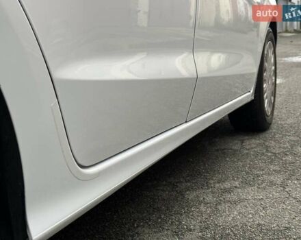 Білий Форд КА, об'ємом двигуна 1.2 л та пробігом 95 тис. км за 7500 $, фото 30 на Automoto.ua