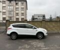 Белый Форд Куга, объемом двигателя 2 л и пробегом 135 тыс. км за 11957 $, фото 1 на Automoto.ua
