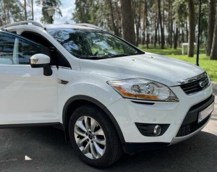 Форд Куга 2011 в Чернигове на Automoto.ua Белый Форд Куга, объемом двигателя 2 л и пробегом 188 тыс. км за 11000 $, фото 1 на Automoto.ua