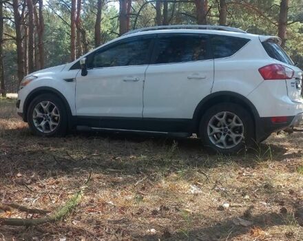 Белый Форд Куга, объемом двигателя 2 л и пробегом 200 тыс. км за 11000 $, фото 3 на Automoto.ua