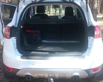 Белый Форд Куга, объемом двигателя 2 л и пробегом 200 тыс. км за 11000 $, фото 5 на Automoto.ua