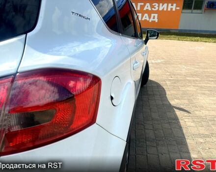 Білий Форд Куга, об'ємом двигуна 2 л та пробігом 222 тис. км за 9200 $, фото 2 на Automoto.ua
