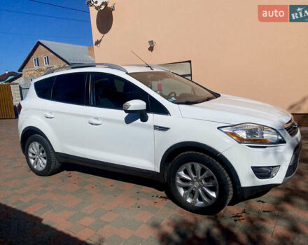 Форд Куга 2009 в Новый Роздол на Automoto.ua Белый Форд Куга, объемом двигателя 2 л и пробегом 245 тыс. км за 9100 $, фото 5 на Automoto.ua