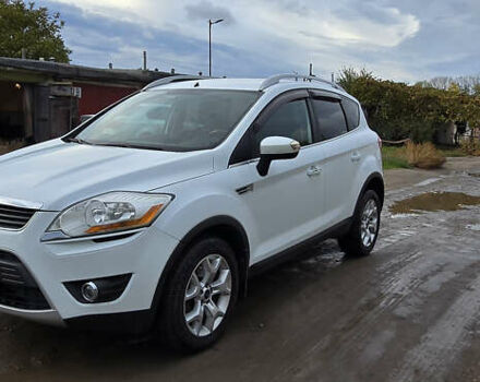 Белый Форд Куга, объемом двигателя 2 л и пробегом 180 тыс. км за 9800 $, фото 2 на Automoto.ua