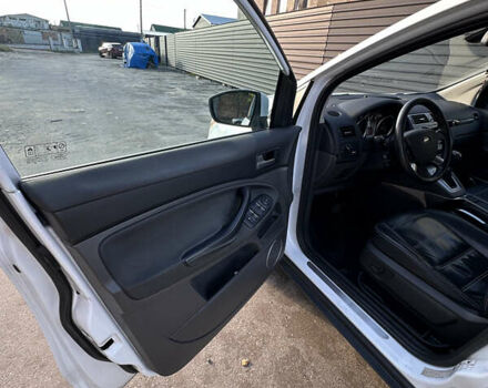 Белый Форд Куга, объемом двигателя 2.52 л и пробегом 146 тыс. км за 11200 $, фото 11 на Automoto.ua