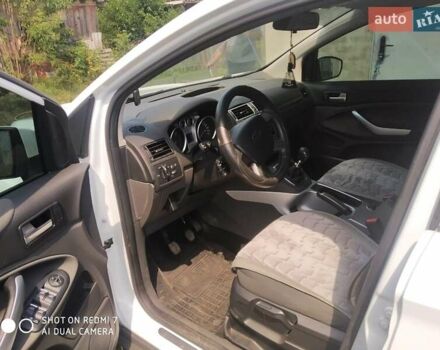 Білий Форд Куга, об'ємом двигуна 2 л та пробігом 85 тис. км за 12000 $, фото 3 на Automoto.ua