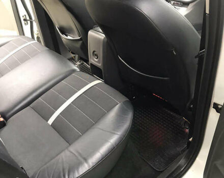 Форд Куга 2010 в Ровно на Automoto.ua Белый Форд Куга, объемом двигателя 2 л и пробегом 250 тыс. км за 11000 $, фото 11 на Automoto.ua