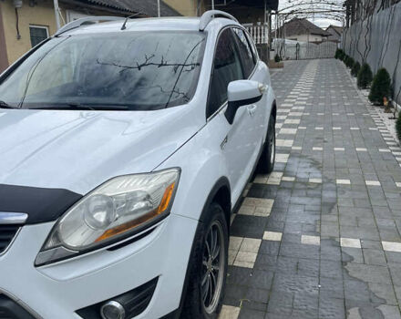 Белый Форд Куга, объемом двигателя 2.52 л и пробегом 225 тыс. км за 8950 $, фото 1 на Automoto.ua