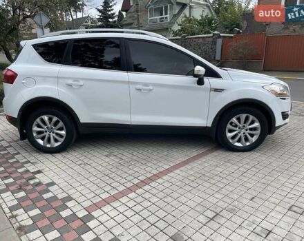 Белый Форд Куга, объемом двигателя 2 л и пробегом 225 тыс. км за 9900 $, фото 4 на Automoto.ua
