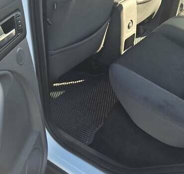 Белый Форд Куга, объемом двигателя 2 л и пробегом 289 тыс. км за 10800 $, фото 6 на Automoto.ua