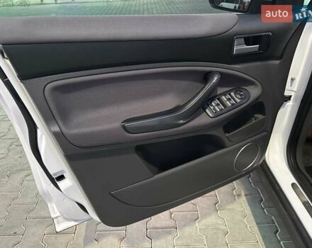 Белый Форд Куга, объемом двигателя 2.52 л и пробегом 60 тыс. км за 12200 $, фото 26 на Automoto.ua