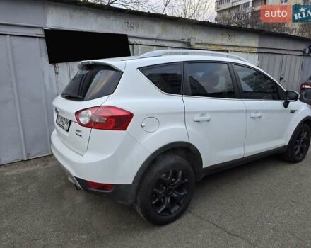 Белый Форд Куга, объемом двигателя 2.52 л и пробегом 152 тыс. км за 10000 $, фото 19 на Automoto.ua