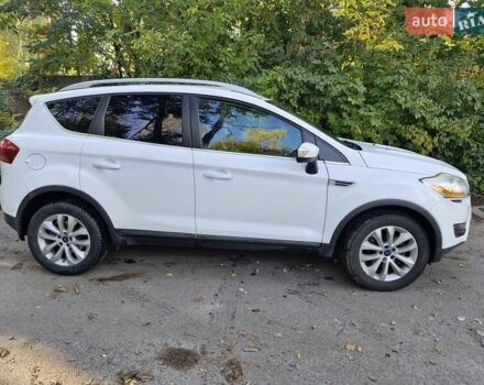 Форд Куга 2010 в Киеве на Automoto.ua Белый Форд Куга, объемом двигателя 2 л и пробегом 213 тыс. км за 10900 $, фото 5 на Automoto.ua