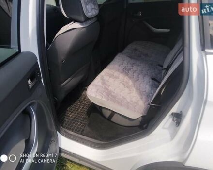 Білий Форд Куга, об'ємом двигуна 2 л та пробігом 85 тис. км за 12000 $, фото 2 на Automoto.ua