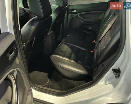 Белый Форд Куга, объемом двигателя 2.52 л и пробегом 60 тыс. км за 12200 $, фото 52 на Automoto.ua