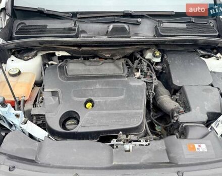 Белый Форд Куга, объемом двигателя 2 л и пробегом 227 тыс. км за 9000 $, фото 15 на Automoto.ua