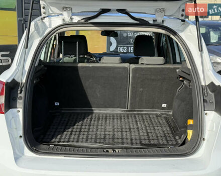 Білий Форд Куга, об'ємом двигуна 2 л та пробігом 299 тис. км за 8999 $, фото 31 на Automoto.ua