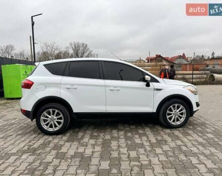 Белый Форд Куга, объемом двигателя 2 л и пробегом 227 тыс. км за 9000 $, фото 4 на Automoto.ua