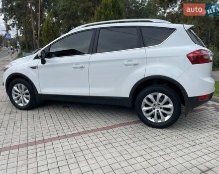 Белый Форд Куга, объемом двигателя 2 л и пробегом 225 тыс. км за 9900 $, фото 6 на Automoto.ua