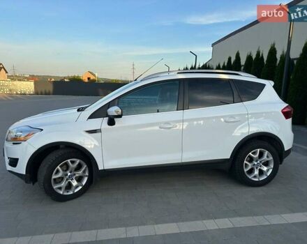 Белый Форд Куга, объемом двигателя 2.52 л и пробегом 130 тыс. км за 10900 $, фото 4 на Automoto.ua