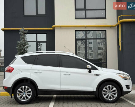 Білий Форд Куга, об'ємом двигуна 2 л та пробігом 228 тис. км за 9800 $, фото 6 на Automoto.ua