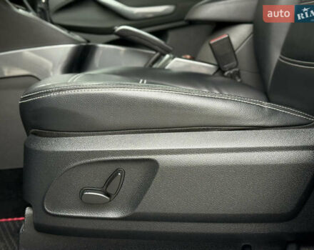 Білий Форд Куга, об'ємом двигуна 2 л та пробігом 228 тис. км за 9800 $, фото 2 на Automoto.ua